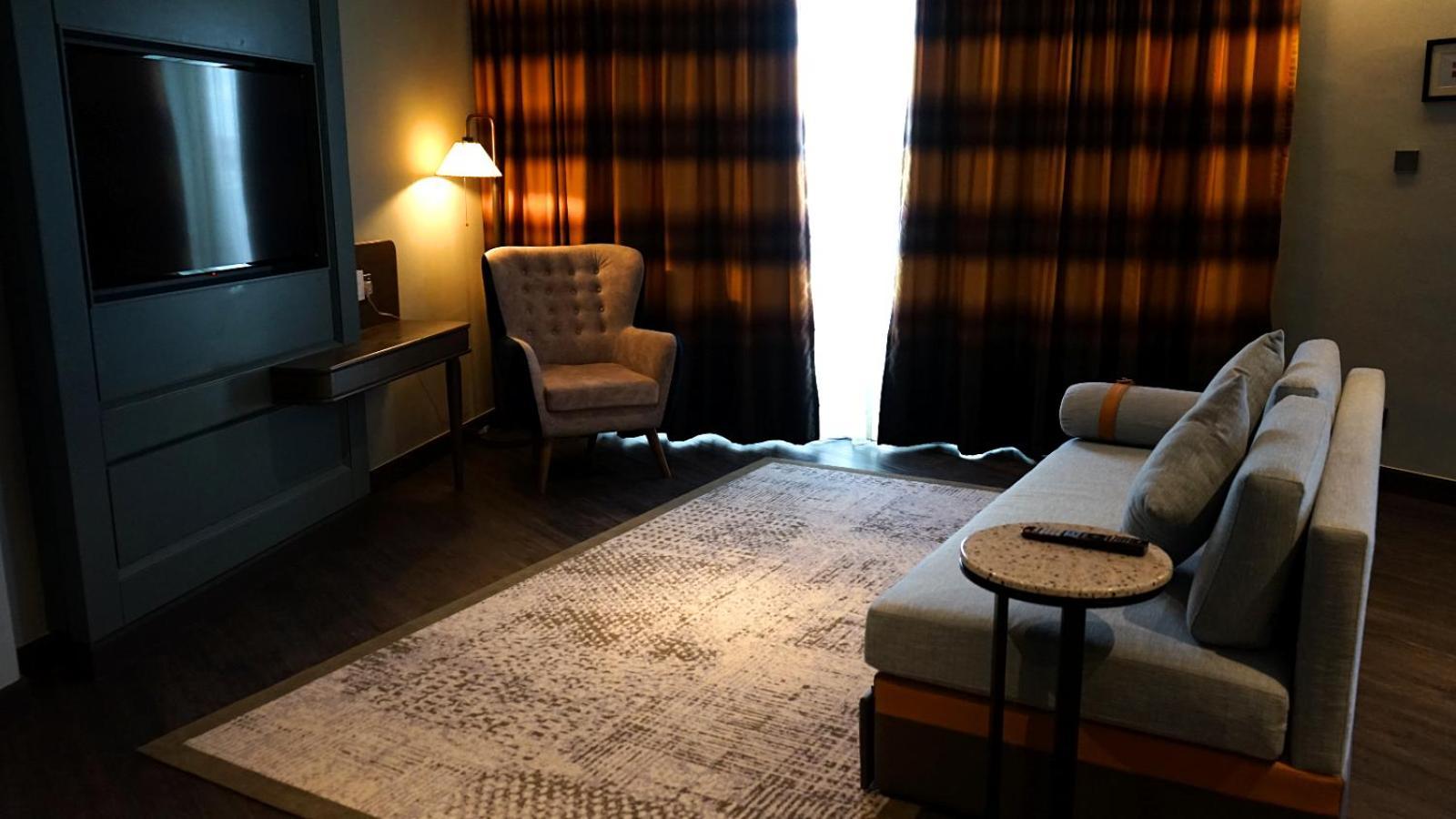 The George Penang By The Crest Collection Hotell George Town Eksteriør bilde A room at the hotel
